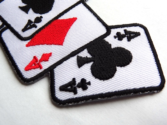 boutique-de-scrapbooking-elaia-broderie-cartes-a -jouer